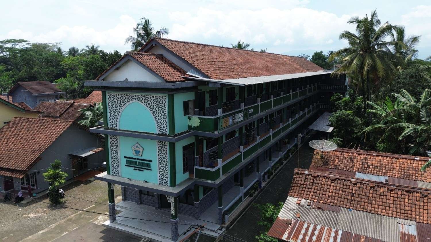 Gedung MTs Darul Abror